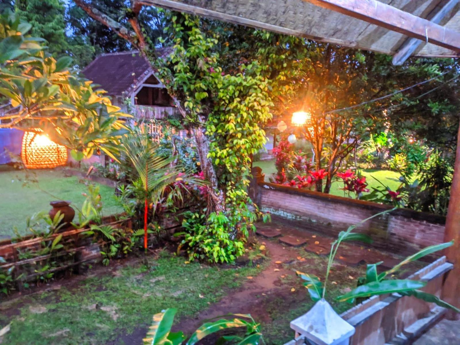 Hakiki Inn Bungalows Tetebatu Exterior foto